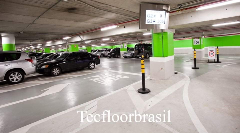 Garagem com revestimento de alta resistência